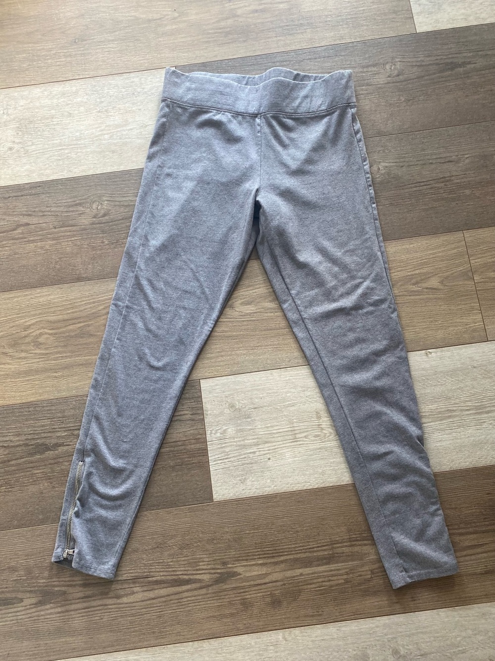 AERIE GRAY HIGH RISE LEGGINGS WITH ANKLE ZIPPERS